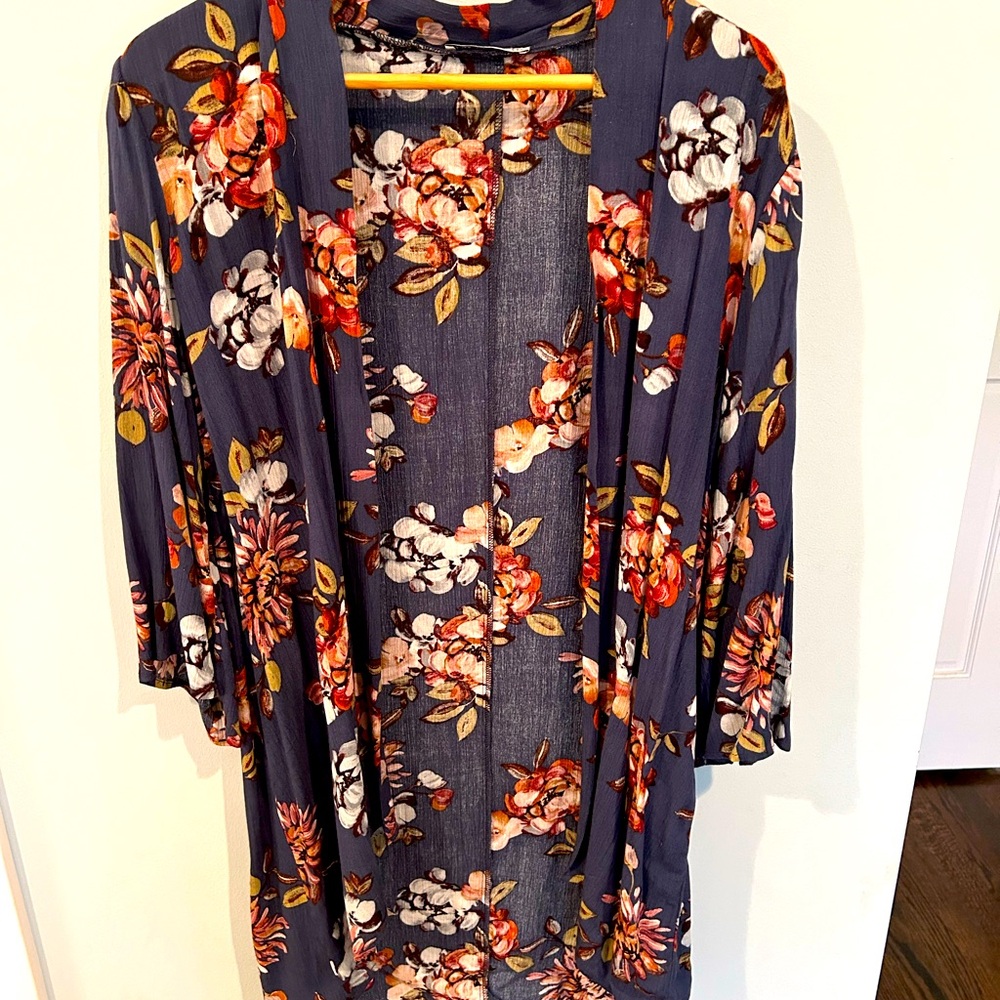 Pink Clover Kimono top - size Medium